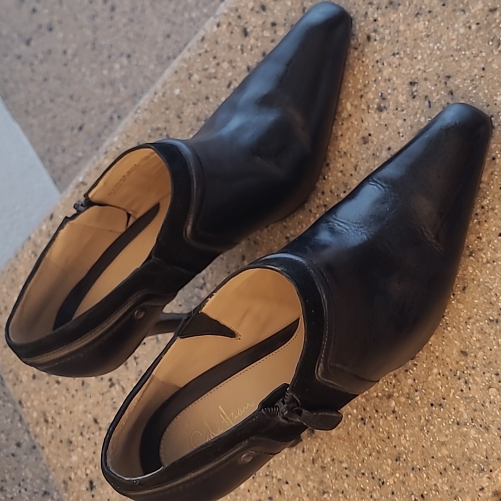Cole Haan beautiful leather and suede black booties very good condition